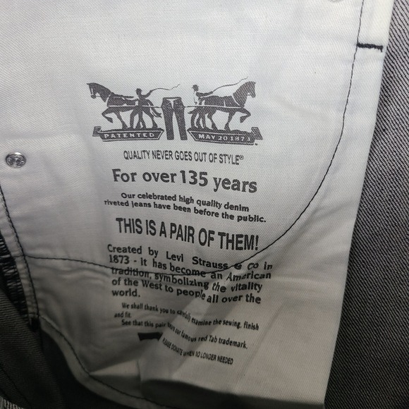 Levi's 562 Jeans Mens 40x32 Dark Gray‎ Wash Loose Taper Fits 40x30 EC - Picture 7 of 15